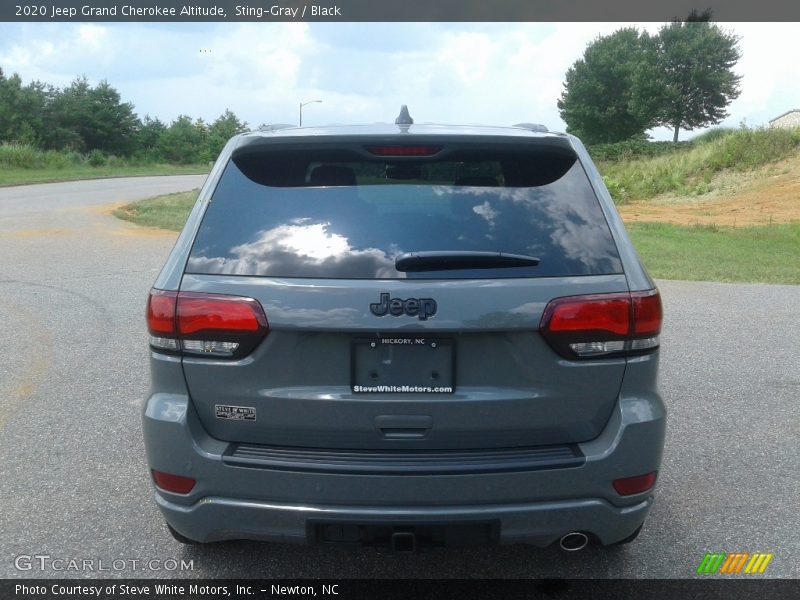 Sting-Gray / Black 2020 Jeep Grand Cherokee Altitude