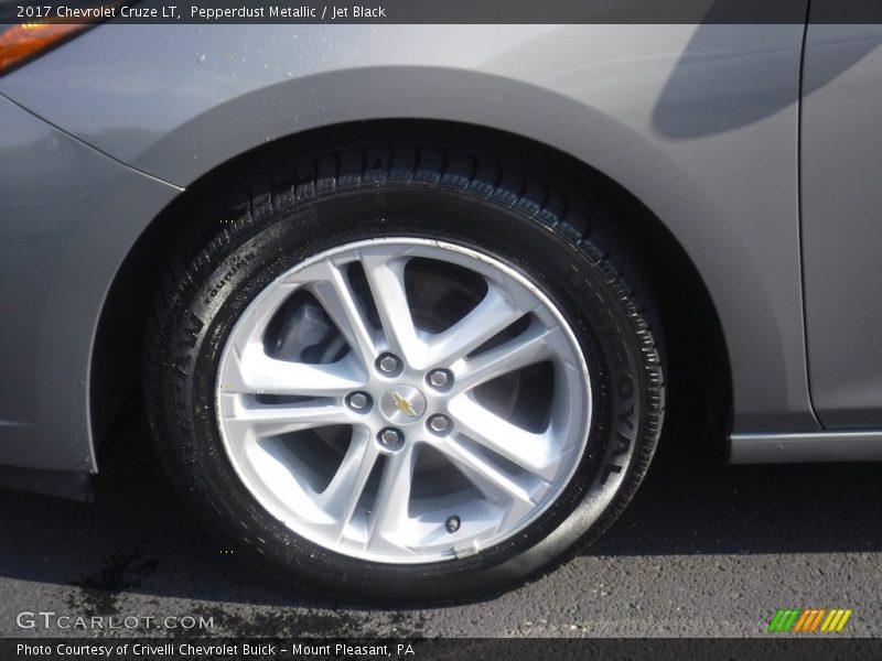 Pepperdust Metallic / Jet Black 2017 Chevrolet Cruze LT