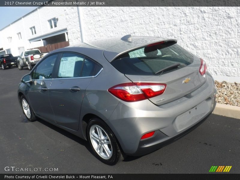 Pepperdust Metallic / Jet Black 2017 Chevrolet Cruze LT