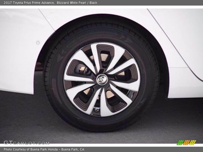 Blizzard White Pearl / Black 2017 Toyota Prius Prime Advance
