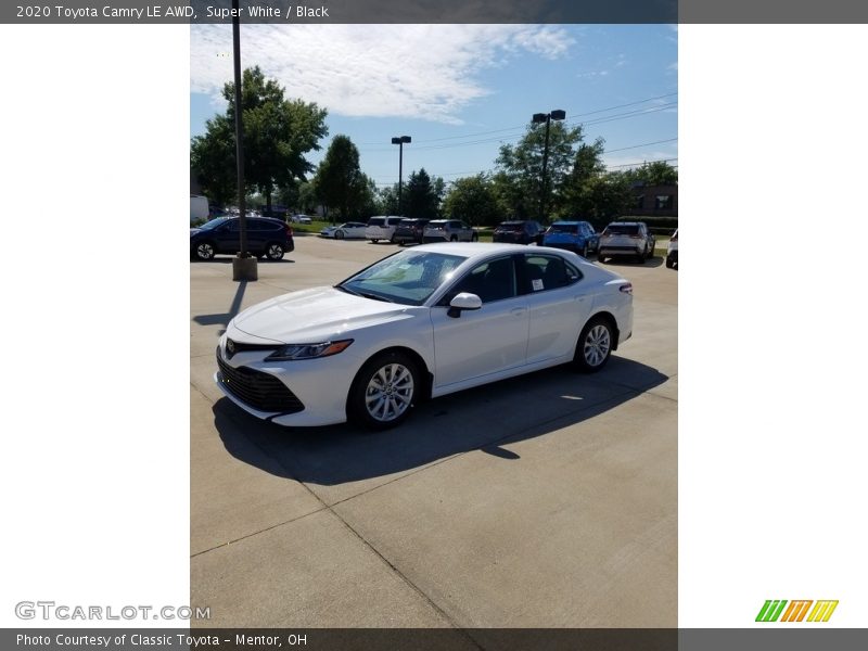 Super White / Black 2020 Toyota Camry LE AWD