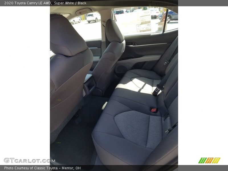 Super White / Black 2020 Toyota Camry LE AWD