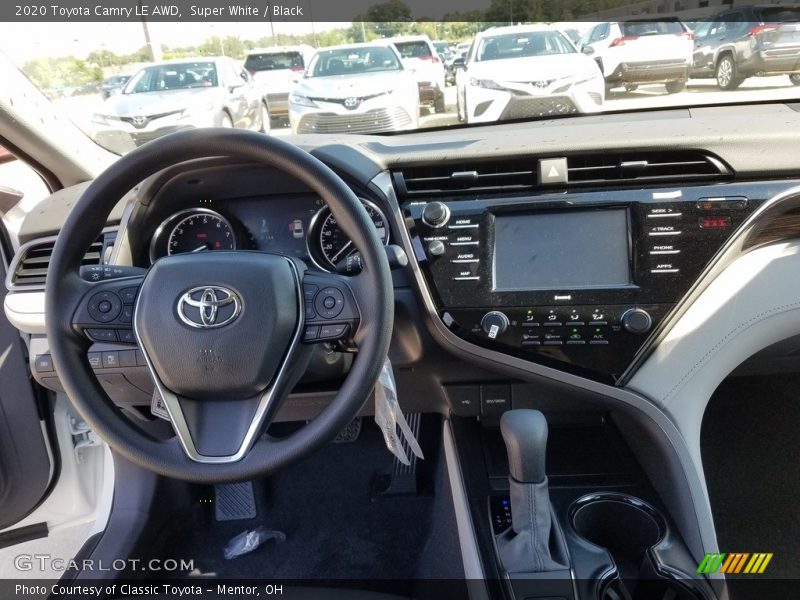 Super White / Black 2020 Toyota Camry LE AWD