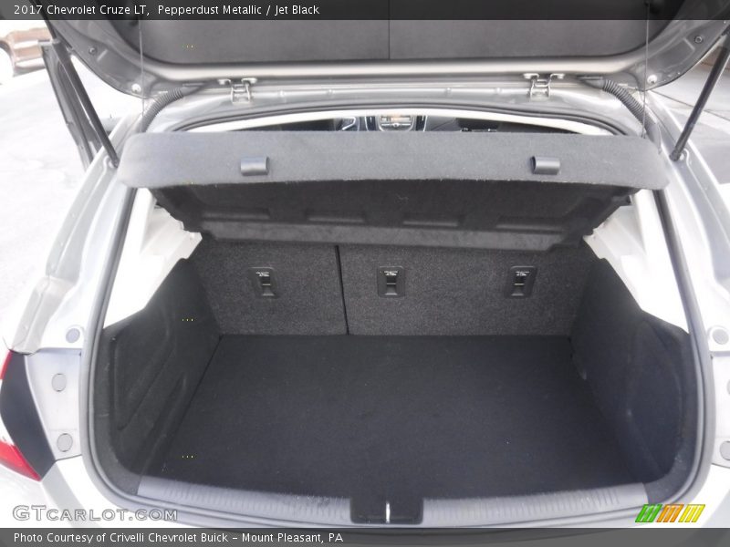 Pepperdust Metallic / Jet Black 2017 Chevrolet Cruze LT