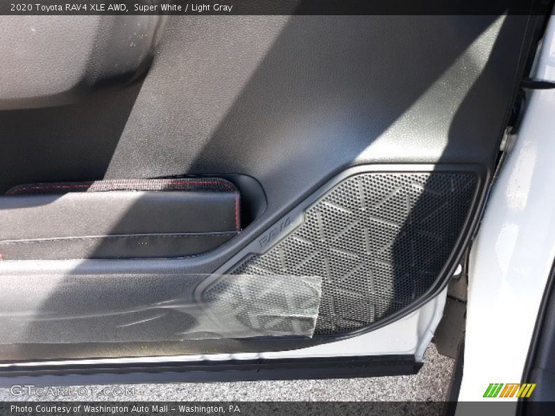 Super White / Light Gray 2020 Toyota RAV4 XLE AWD