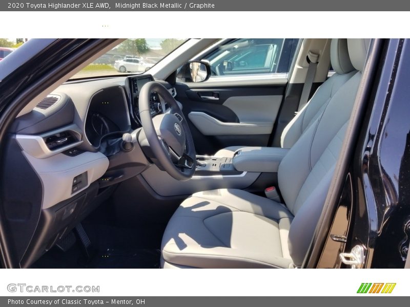 Midnight Black Metallic / Graphite 2020 Toyota Highlander XLE AWD