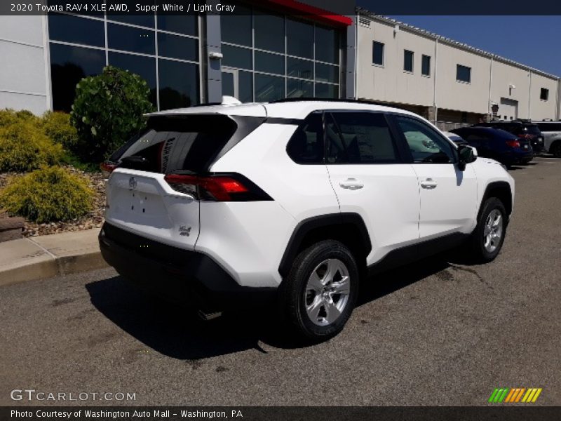 Super White / Light Gray 2020 Toyota RAV4 XLE AWD