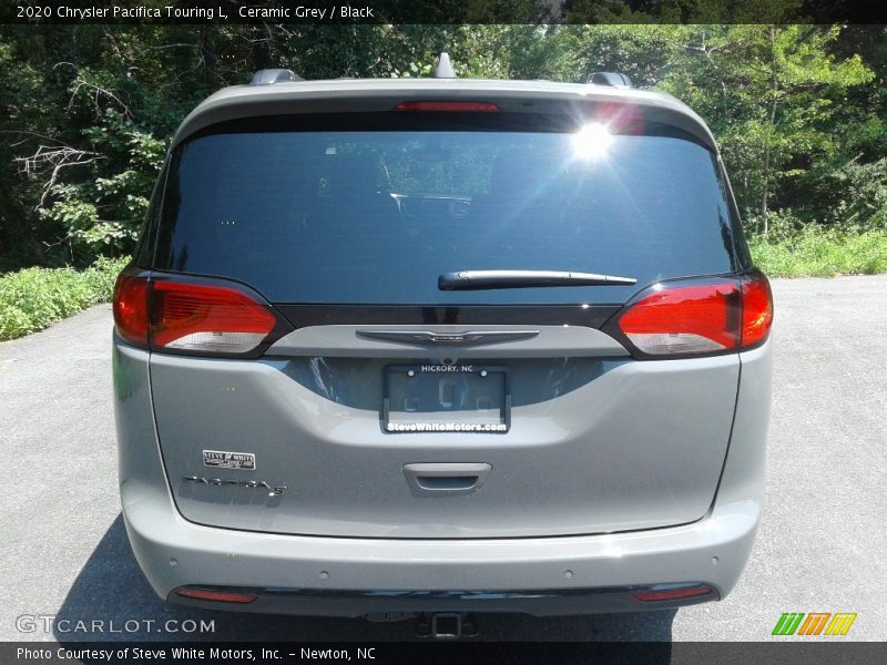 Ceramic Grey / Black 2020 Chrysler Pacifica Touring L