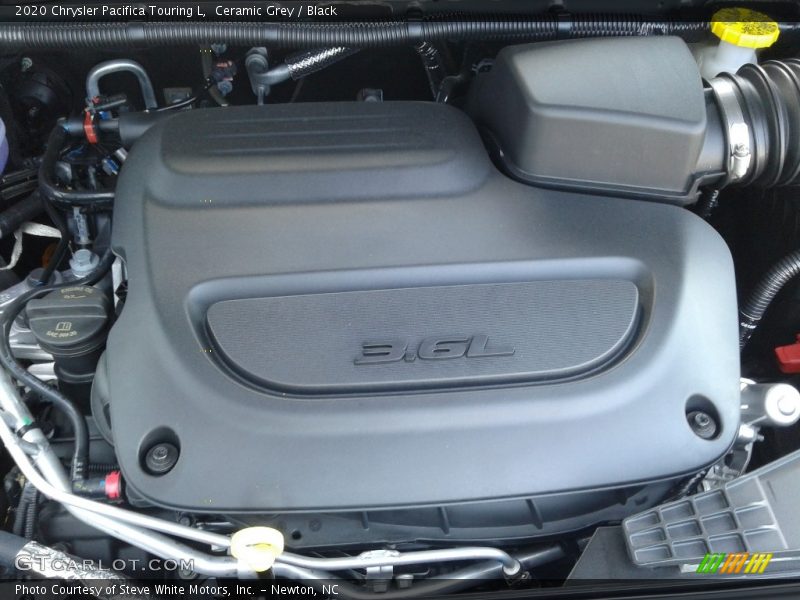Ceramic Grey / Black 2020 Chrysler Pacifica Touring L