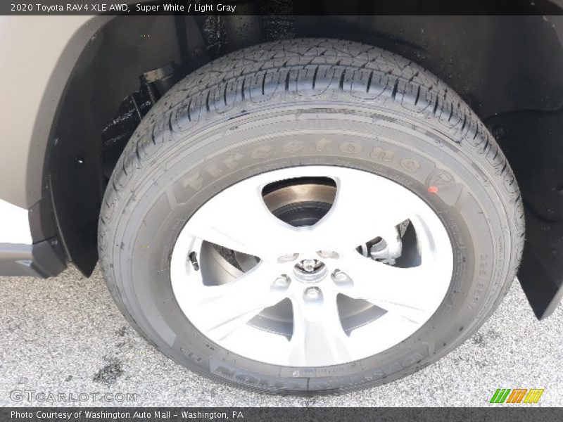 Super White / Light Gray 2020 Toyota RAV4 XLE AWD