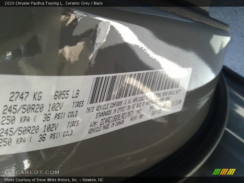 Ceramic Grey / Black 2020 Chrysler Pacifica Touring L