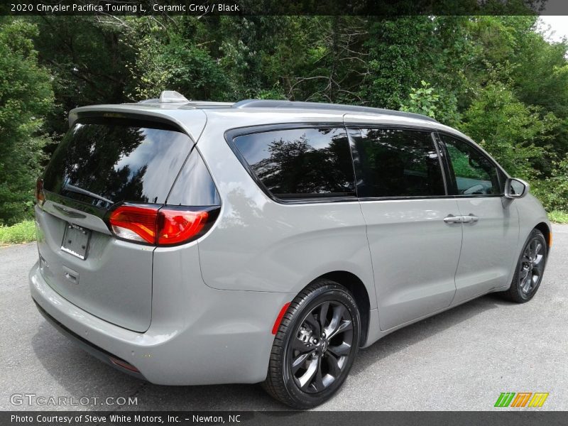 Ceramic Grey / Black 2020 Chrysler Pacifica Touring L