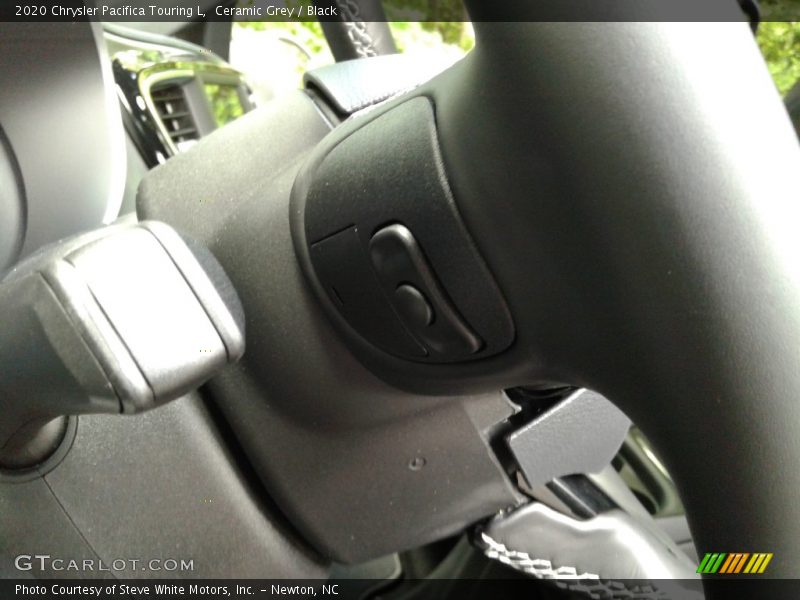 Ceramic Grey / Black 2020 Chrysler Pacifica Touring L