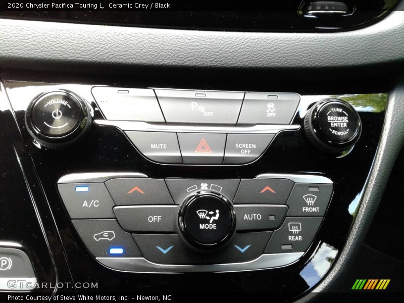 Ceramic Grey / Black 2020 Chrysler Pacifica Touring L
