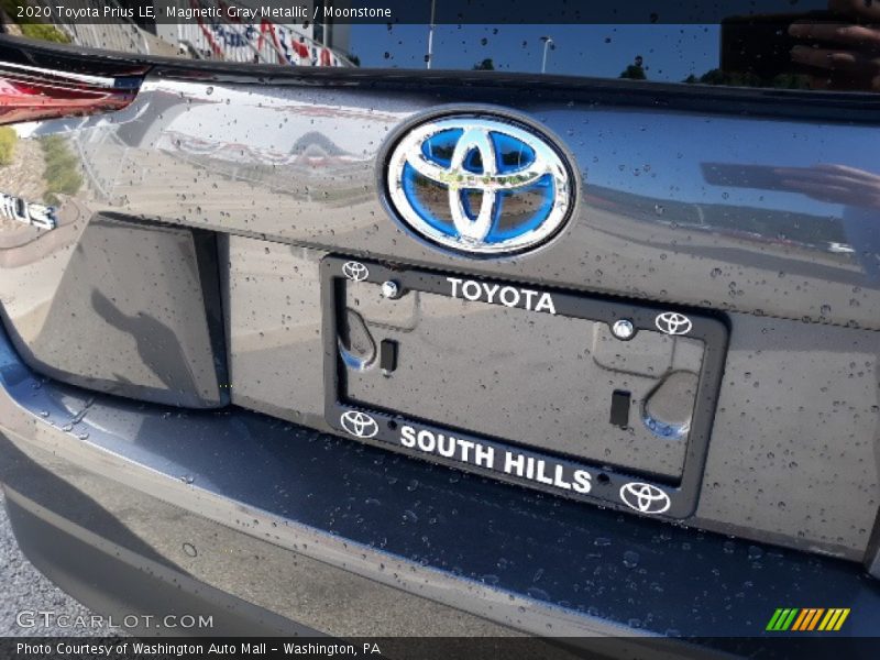 Magnetic Gray Metallic / Moonstone 2020 Toyota Prius LE