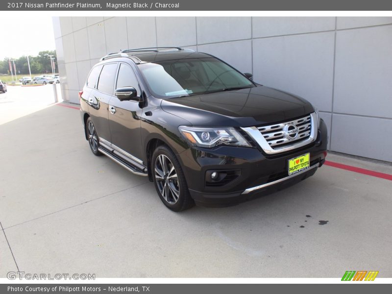 Magnetic Black / Charcoal 2017 Nissan Pathfinder Platinum