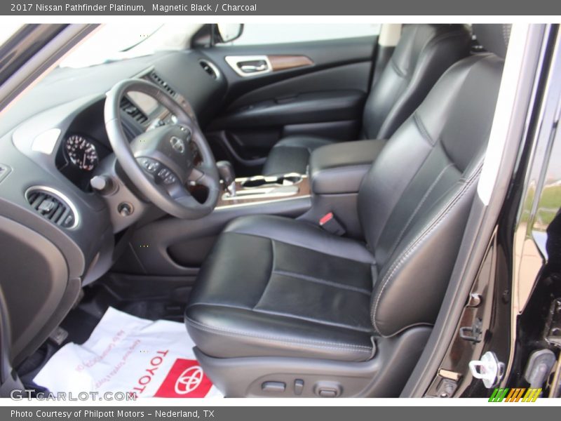 Magnetic Black / Charcoal 2017 Nissan Pathfinder Platinum