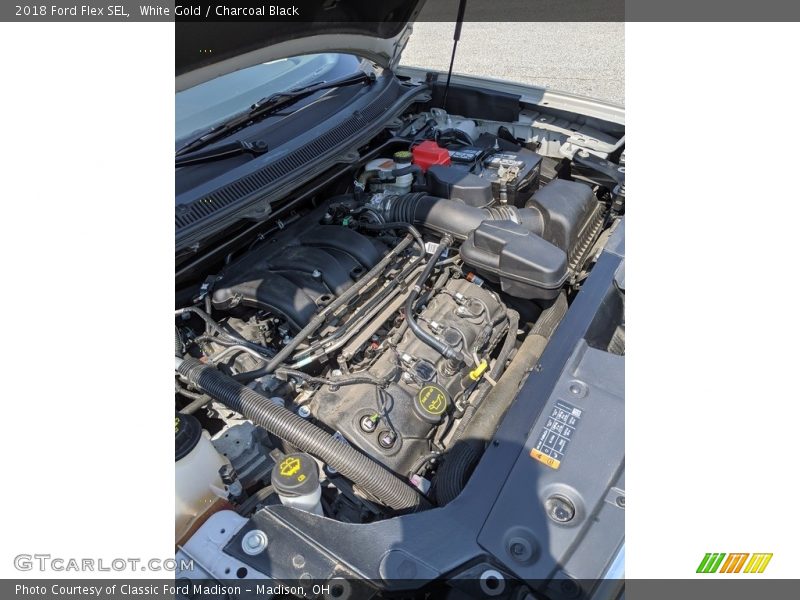 White Gold / Charcoal Black 2018 Ford Flex SEL