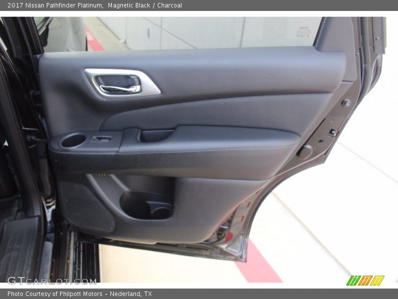 Magnetic Black / Charcoal 2017 Nissan Pathfinder Platinum