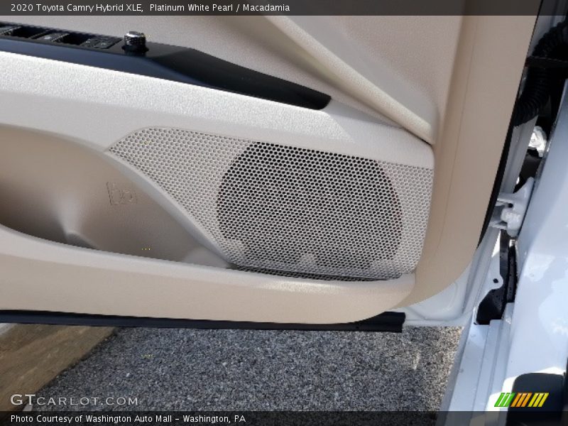 Platinum White Pearl / Macadamia 2020 Toyota Camry Hybrid XLE