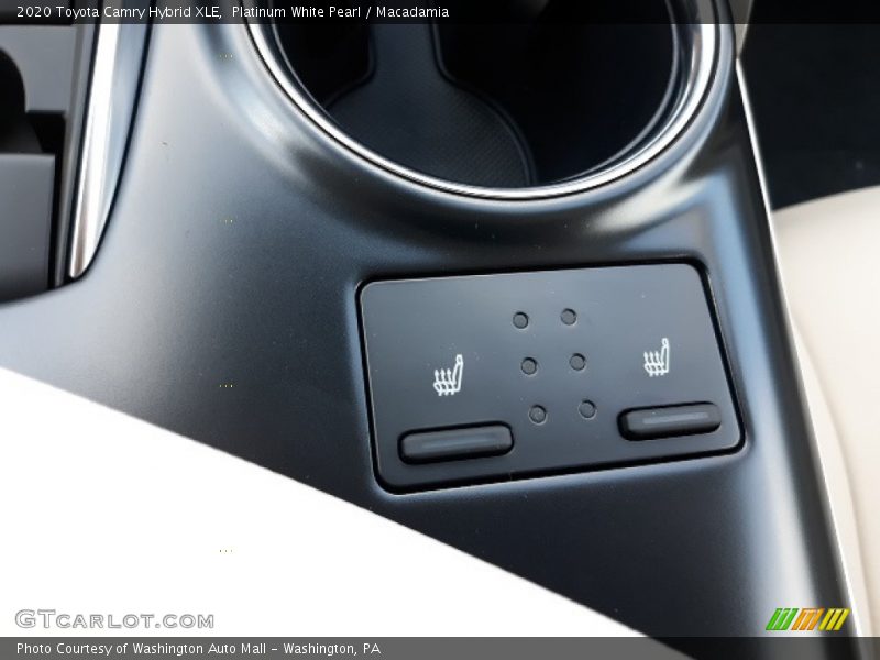 Platinum White Pearl / Macadamia 2020 Toyota Camry Hybrid XLE