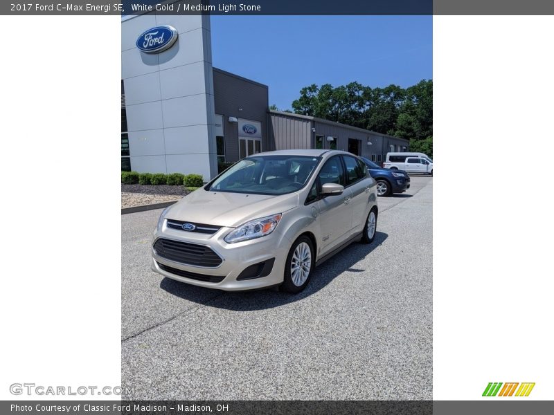 Front 3/4 View of 2017 C-Max Energi SE