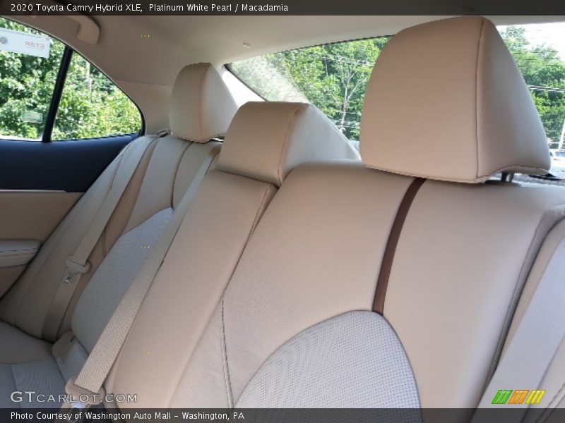 Platinum White Pearl / Macadamia 2020 Toyota Camry Hybrid XLE