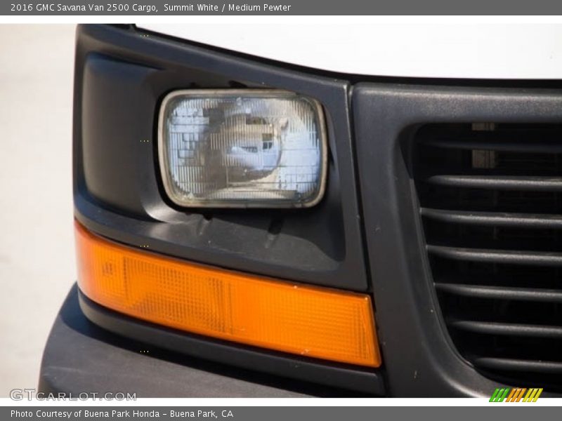 Summit White / Medium Pewter 2016 GMC Savana Van 2500 Cargo