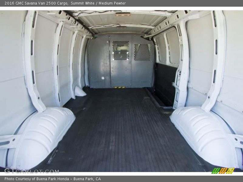  2016 Savana Van 2500 Cargo Trunk