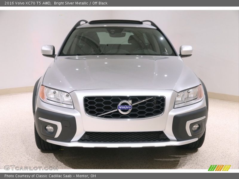 Bright Silver Metallic / Off Black 2016 Volvo XC70 T5 AWD