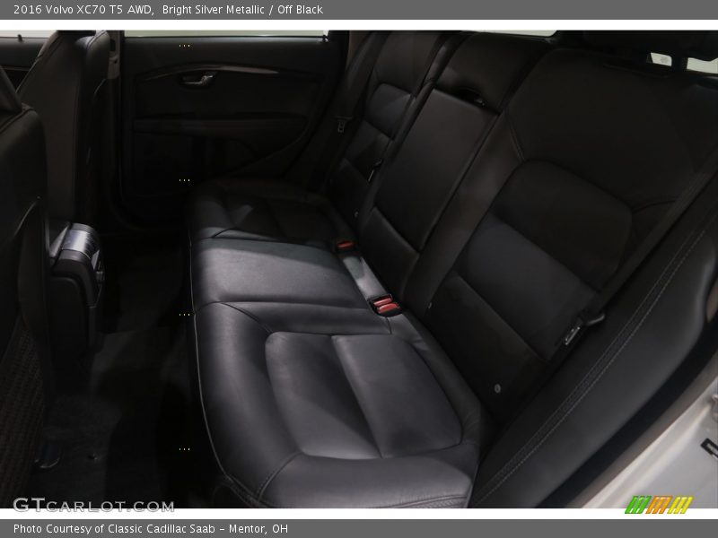 Bright Silver Metallic / Off Black 2016 Volvo XC70 T5 AWD