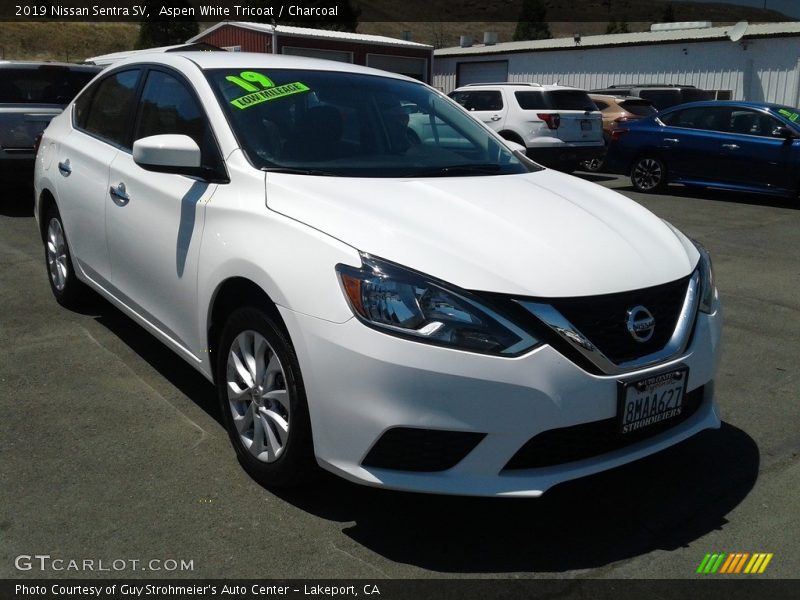 Aspen White Tricoat / Charcoal 2019 Nissan Sentra SV
