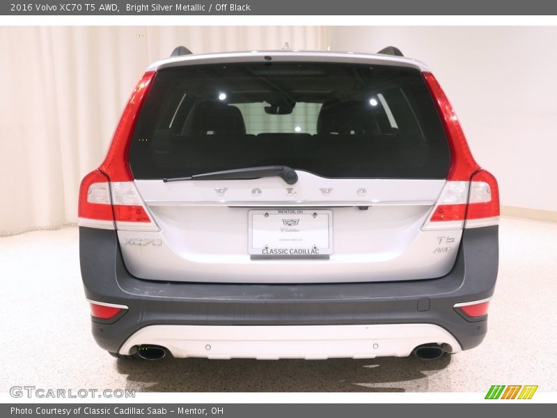 Bright Silver Metallic / Off Black 2016 Volvo XC70 T5 AWD