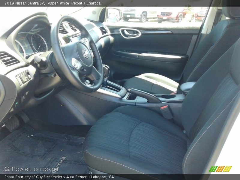 Aspen White Tricoat / Charcoal 2019 Nissan Sentra SV