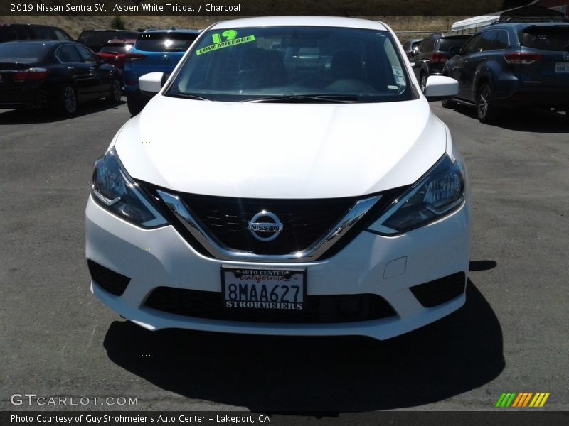 Aspen White Tricoat / Charcoal 2019 Nissan Sentra SV