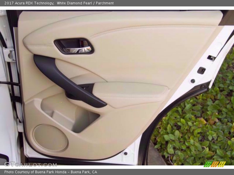 White Diamond Pearl / Parchment 2017 Acura RDX Technology