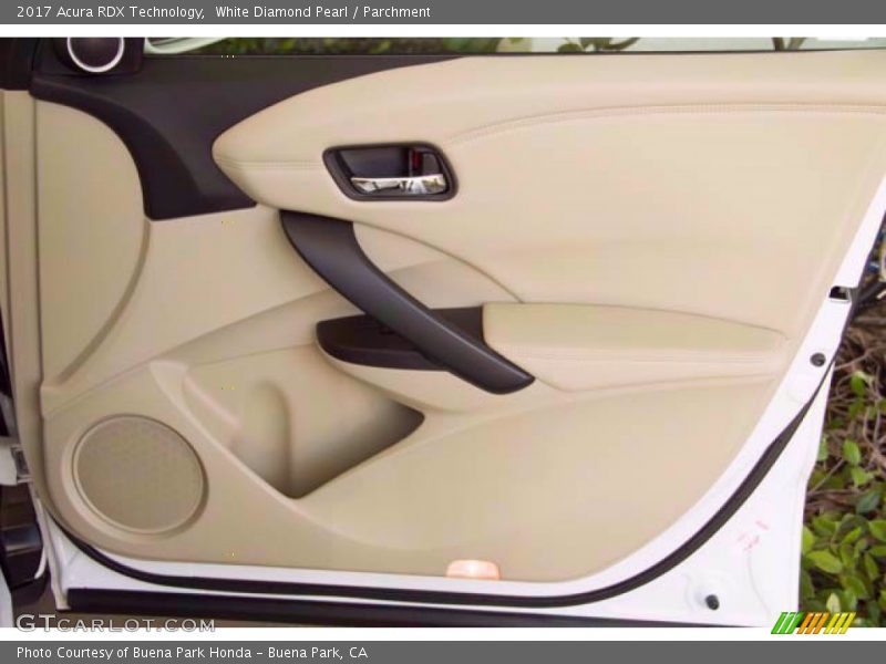 White Diamond Pearl / Parchment 2017 Acura RDX Technology