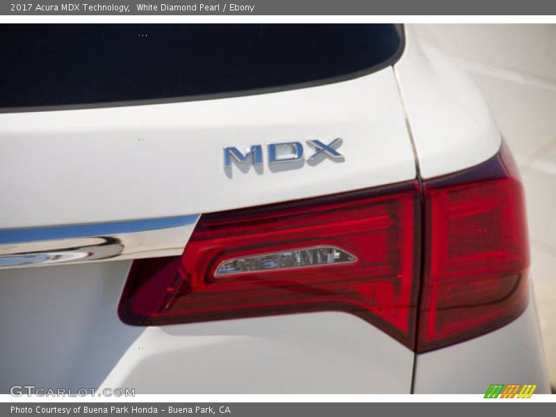 White Diamond Pearl / Ebony 2017 Acura MDX Technology