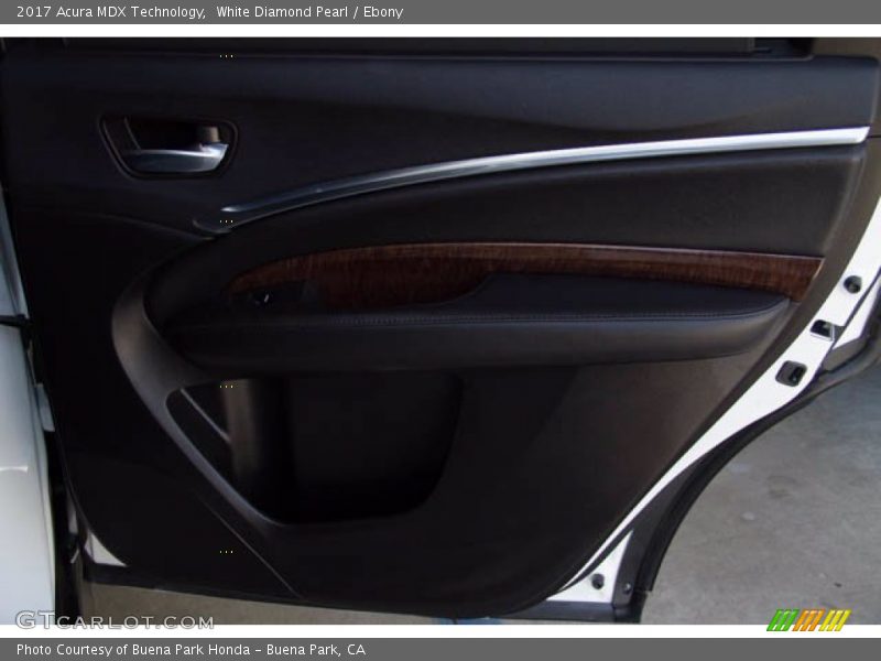 White Diamond Pearl / Ebony 2017 Acura MDX Technology