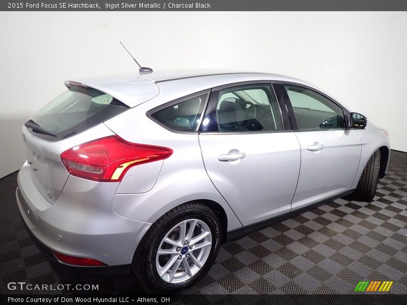 Ingot Silver Metallic / Charcoal Black 2015 Ford Focus SE Hatchback