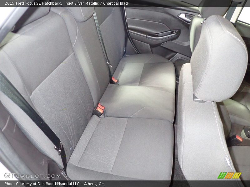 Ingot Silver Metallic / Charcoal Black 2015 Ford Focus SE Hatchback