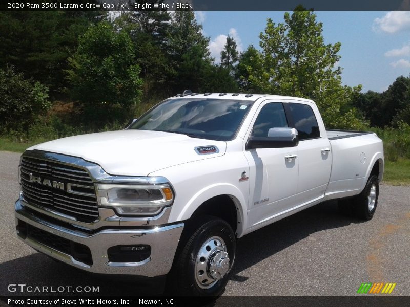 Front 3/4 View of 2020 3500 Laramie Crew Cab 4x4