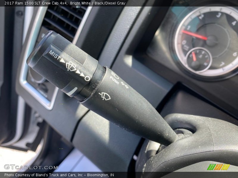 Bright White / Black/Diesel Gray 2017 Ram 1500 SLT Crew Cab 4x4