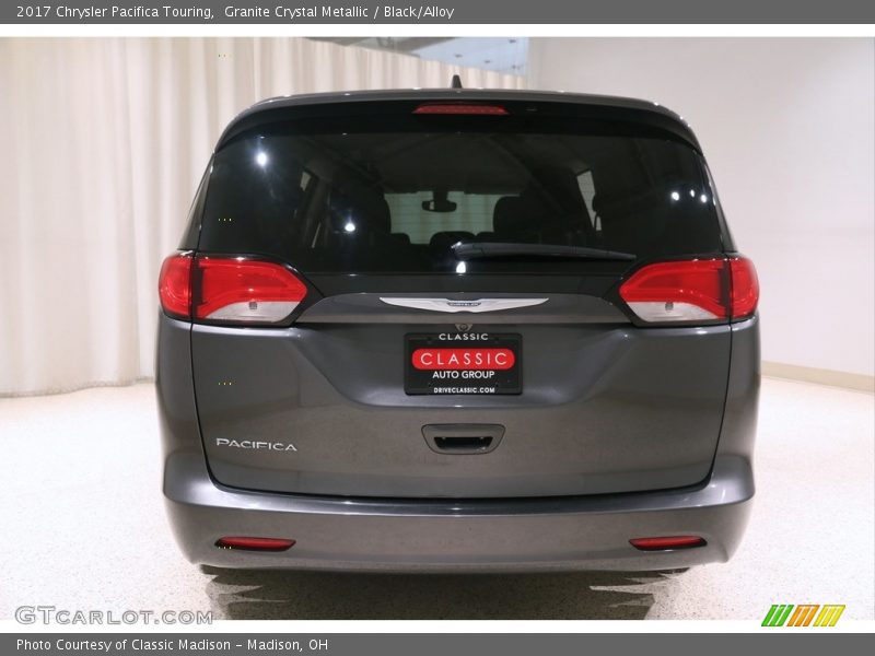Granite Crystal Metallic / Black/Alloy 2017 Chrysler Pacifica Touring