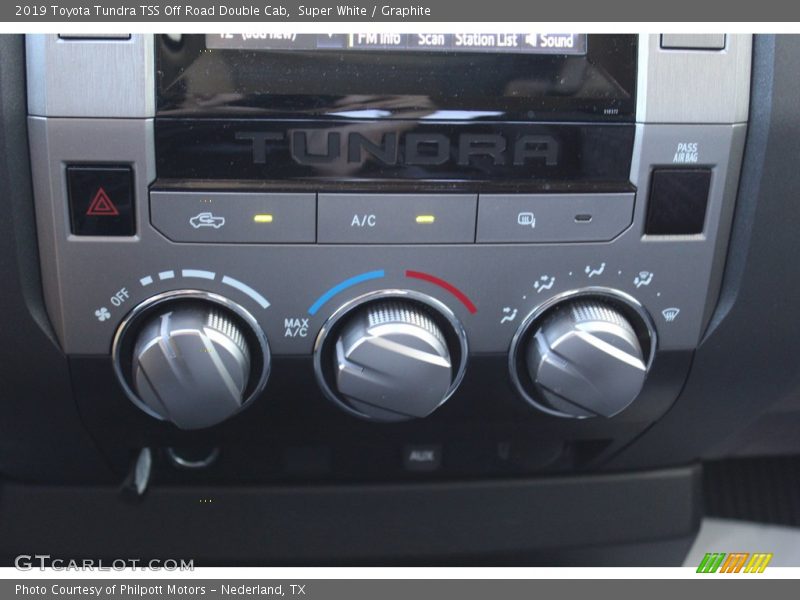 Super White / Graphite 2019 Toyota Tundra TSS Off Road Double Cab