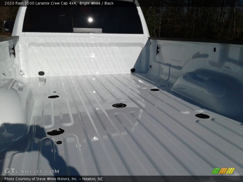 Bright White / Black 2020 Ram 3500 Laramie Crew Cab 4x4