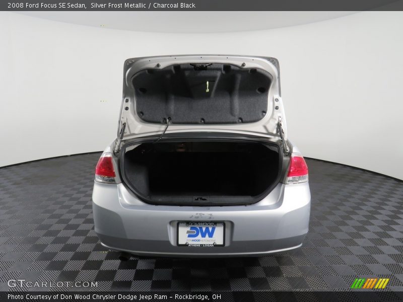 Silver Frost Metallic / Charcoal Black 2008 Ford Focus SE Sedan
