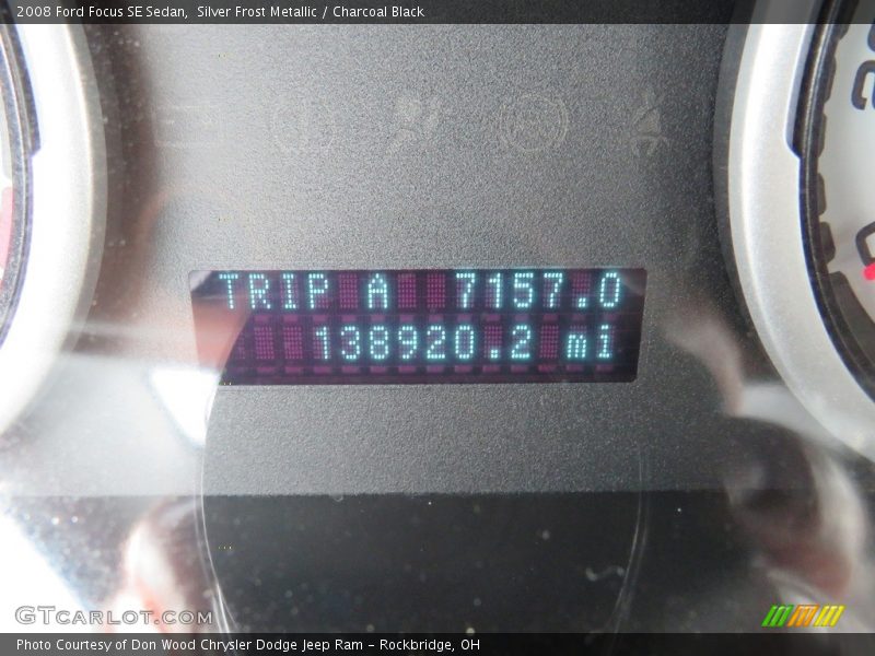 Silver Frost Metallic / Charcoal Black 2008 Ford Focus SE Sedan