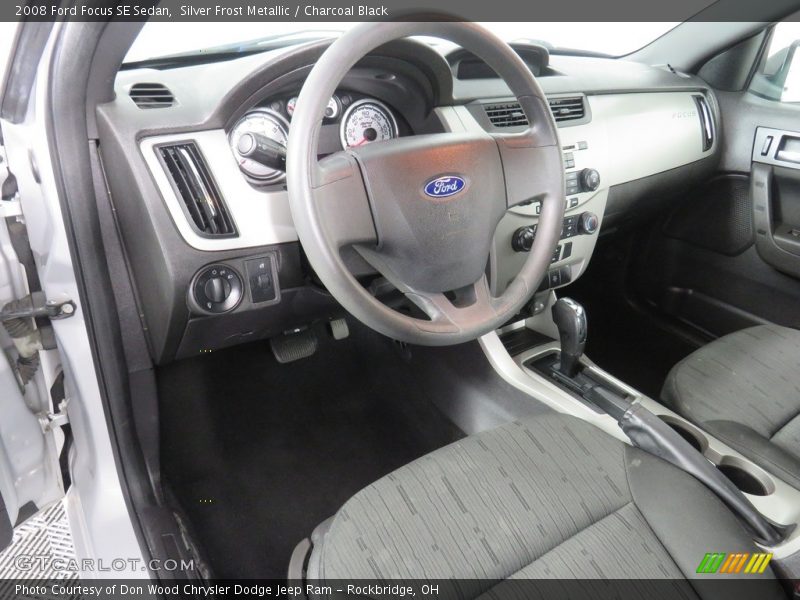 Silver Frost Metallic / Charcoal Black 2008 Ford Focus SE Sedan