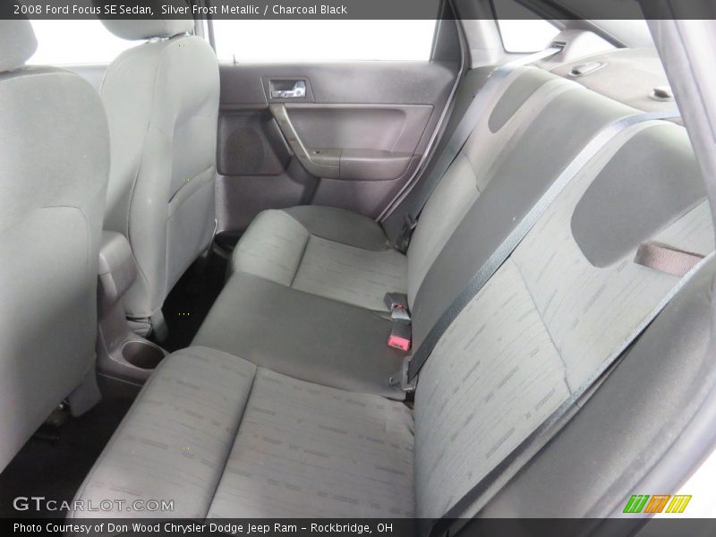 Silver Frost Metallic / Charcoal Black 2008 Ford Focus SE Sedan
